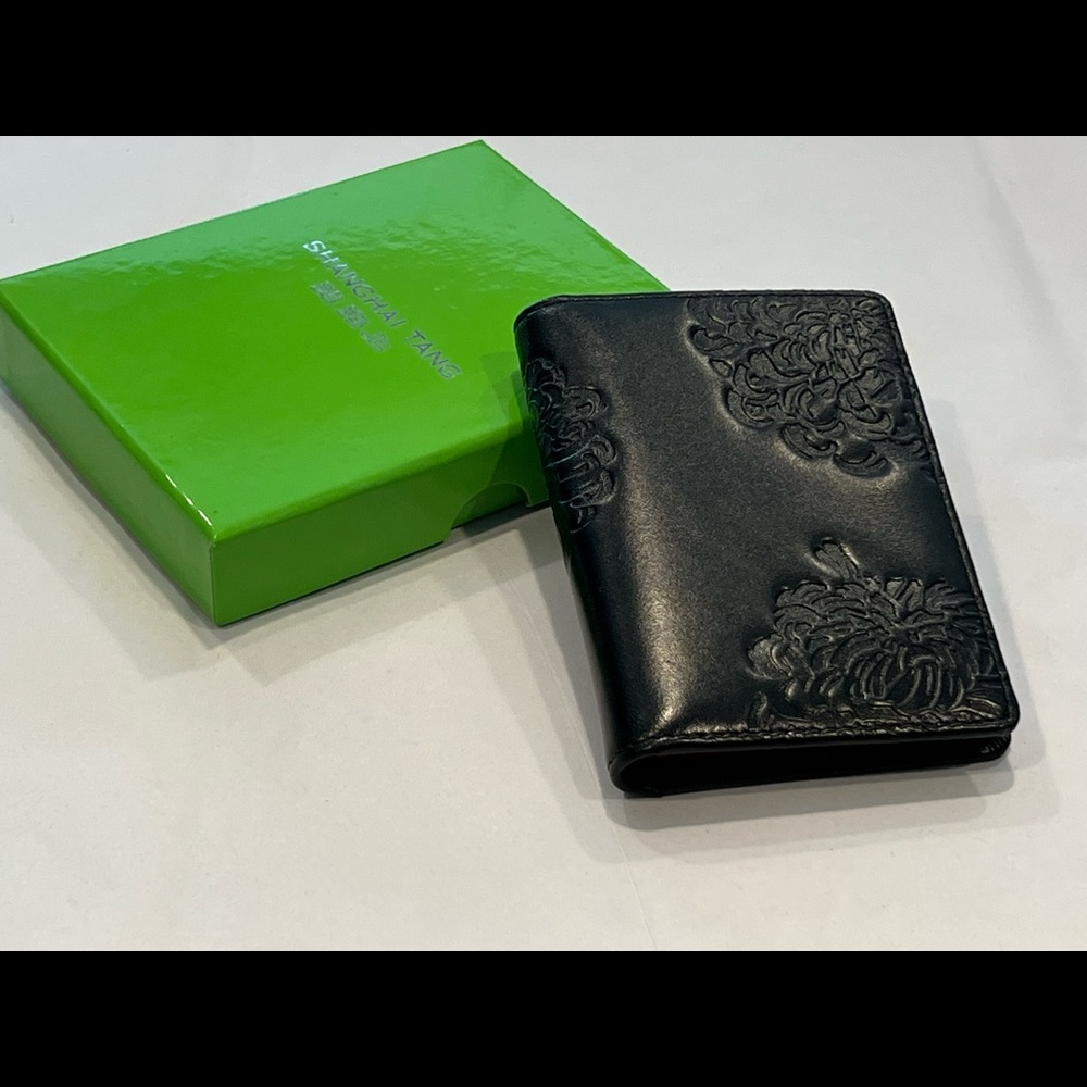 Shanghai Tang Chrysanthemum Leather ID/Credit Card Holder. Black/Fuchsia NIB